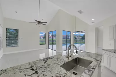22281 Tupelo Pl, Boca Raton, FL 33428 - Photo 6