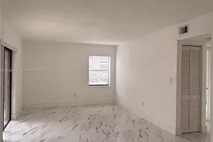 10875 NW 7th St, Miami, FL 33172 - Photo 6