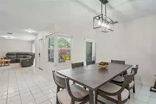 10994 Neptune Dr, Cooper City, FL 33026 - Photo 14