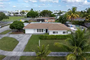 10431 SW 93rd St, Miami, FL 33176 - Photo 2