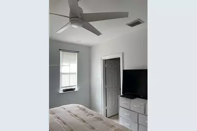 2432 SW 99th Way, Miramar, FL 33025 - Photo 6