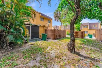 5653 Blueberry Ct # 2, Lauderhill, FL 33313 - Photo 20