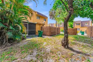 5653 Blueberry Ct, Lauderhill, FL 33313 - Photo 20