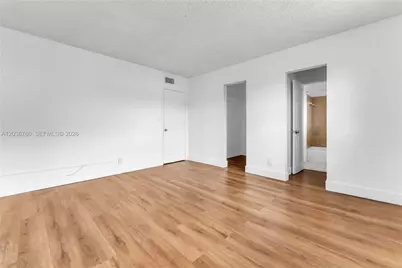 5653 Blueberry Ct # 2, Lauderhill, FL 33313 - Photo 8