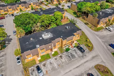 5653 Blueberry Ct # 2, Lauderhill, FL 33313 - Photo 2