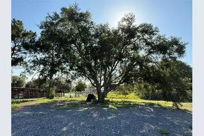 575 S Jinete St, Clewiston, FL 33440 - Photo 2