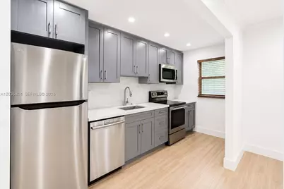 5839 SW 74th Ter #103, South Miami, FL 33143 - Photo 2