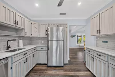 417 NW 46th St, Oakland Park, FL 33309 - Photo 14