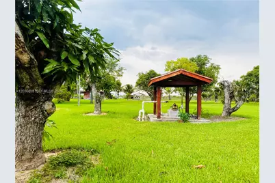 21217 SW 160 St, Miami, FL 33187 - Photo 70