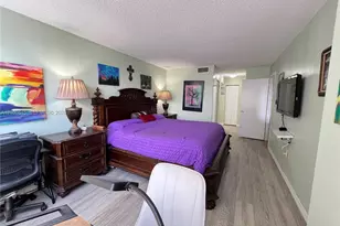 1400 St Charles Pl, Pembroke Pines, FL 33026 - Photo 8