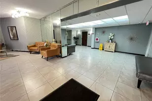 1400 St Charles Pl, Pembroke Pines, FL 33026 - Photo 22