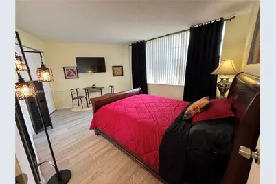 1400 Saint Charles Pl #701, Pembroke Pines, FL 33026 - Photo 12
