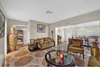 761 NE 139th St, North Miami, FL 33161 - Photo 14