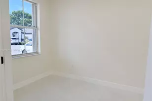 8024 NW 198th Terrace, Hialeah, FL 33015 - Photo 32