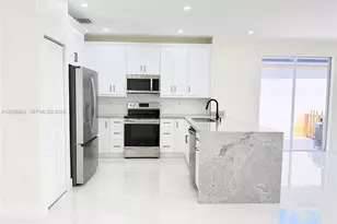 8024 NW 198th Terrace, Hialeah, FL 33015 - Photo 6