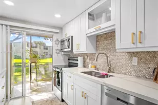 19 Abbey Ln, Delray Beach, FL 33446 - Photo 2