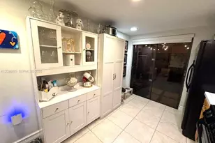 10044 SW 77th Ct, Miami, FL 33156 - Photo 4