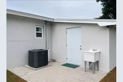 3040 NW 20th St, Fort Lauderdale, FL 33311 - Photo 6