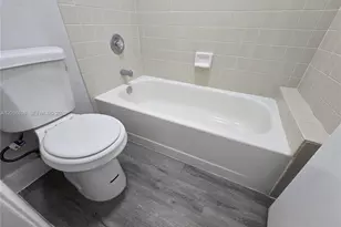 1024 S Independence Dr, Homestead, FL 33034 - Photo 8