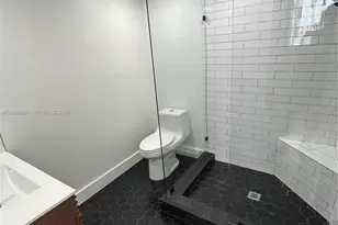 10090 NW 80th Ct, Hialeah Gardens, FL 33016 - Photo 6
