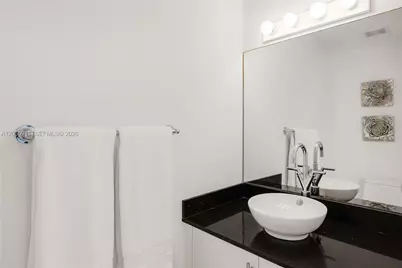 31 SE 5th St #3812, Miami, FL 33131 - Photo 18
