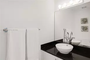 31 SE 5th St, Miami, FL 33131 - Photo 18