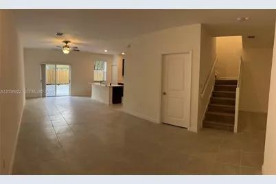 1120 SE 26th Ter #1120, Homestead, FL 33035 - Photo 8