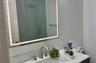 10814 NW 81st Ln, Doral, FL 33178 - Photo 6