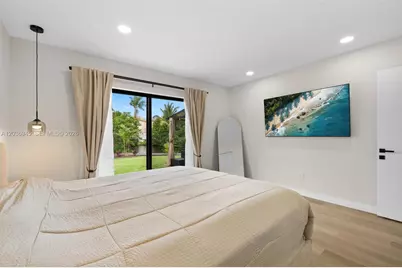 1178 Grant St, Hollywood, FL 33019 - Photo 14