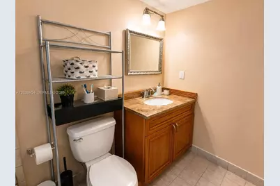 1000 Parkview Dr #505, Hallandale Beach, FL 33009 - Photo 12
