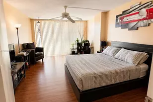 1000 Parkview Dr, Hallandale Beach, FL 33009 - Photo 10