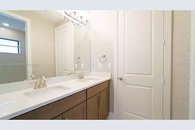 8725 Parkland Bay Dr, Parkland, FL 33076 - Photo 64