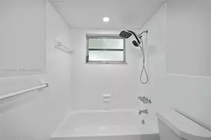 6211 SW 37th St, Davie, FL 33314 - Photo 16
