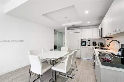 55 SW 9th St #1904, Miami, FL 33130 - Photo 8