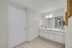 16711 Collins Ave, Sunny Isles Beach, FL 33160 - Photo 10