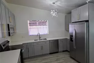 621 SW 64th Way, Pembroke Pines, FL 33023 - Photo 8