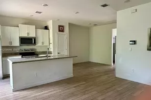 754 SE 19th St, Homestead, FL 33034 - Photo 4