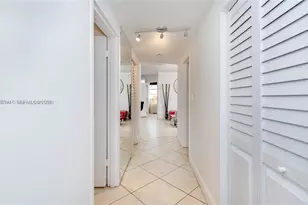 905 Brickell Bay Dr, Miami, FL 33131 - Photo 14