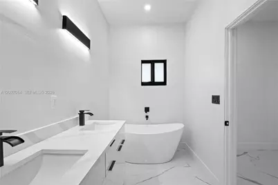426 SW 9th Ave, Homestead, FL 33030 - Photo 4