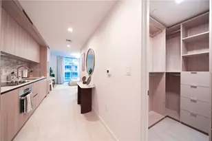 77 SE 5th St, Miami, FL 33131 - Photo 56