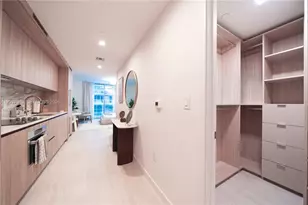 77 SE 5th St, Miami, FL 33131 - Photo 46