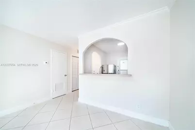 2555 NE 11th St #310, Fort Lauderdale, FL 33304 - Photo 16