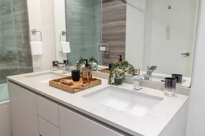 1010 Brickell Ave #4311, Miami, FL 33131 - Photo 16