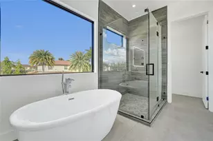 13023 Davie Oaks Dr, Davie, FL 33325 - Photo 18