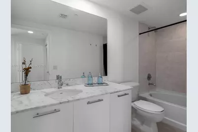 950 Brickell Bay Dr #1404, Miami, FL 33131 - Photo 24