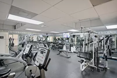 2899 Collins Ave #1022, Miami Beach, FL 33140 - Photo 34