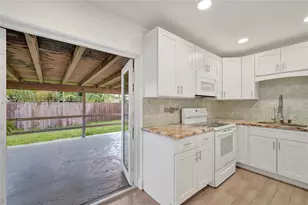 5701 SW 37th St, Davie, FL 33314 - Photo 54