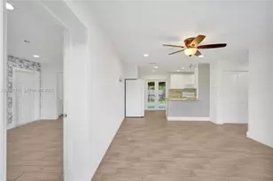 5701 SW 37th St, Davie, FL 33314 - Photo 10