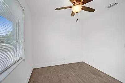 5701 SW 37th St, Davie, FL 33314 - Photo 8
