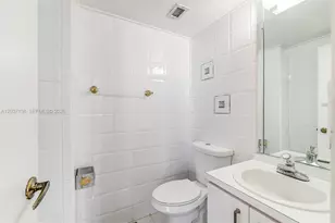 5001 Collins Ave, Miami Beach, FL 33140 - Photo 28